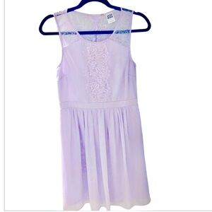 Vero Moda Small Lace Detail Dress in Soft Lavender Lined Chiffon
